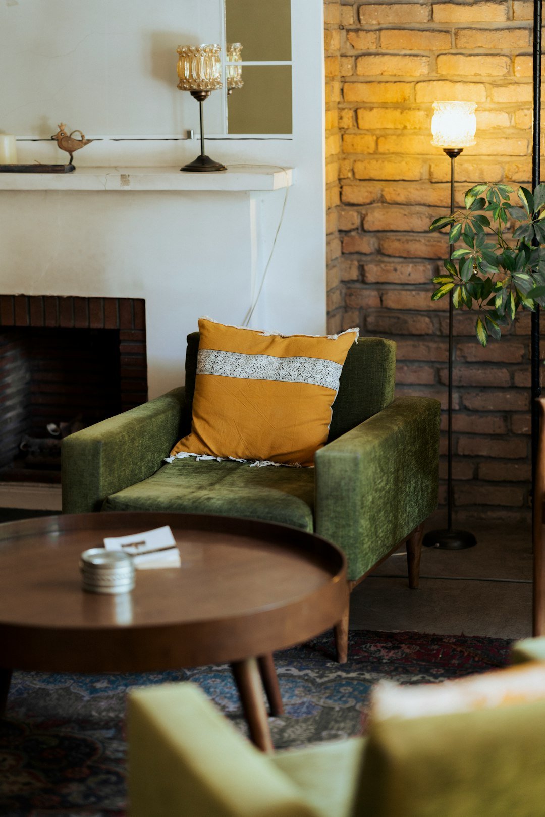 a-living-room-filled-with-furniture-and-a-fire-place-y-l2l4rqkko